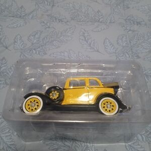 Ford Official Licensed Product/Classic Yellow Collectible/Miniature Toy Car